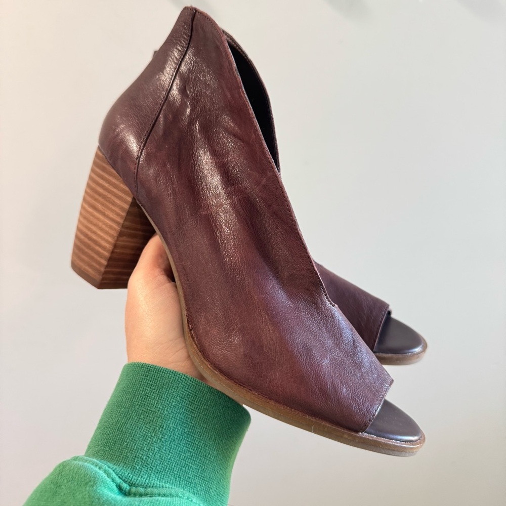 Lucky Brand Joal Burgundy Leather Peep Toe Booties Size 8 - Picture 2 of 11